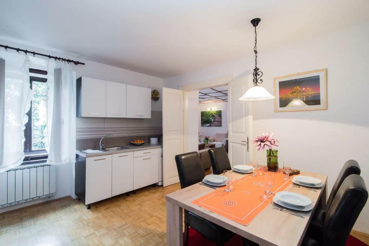 Charming Apartment كوبر المظهر الخارجي الصورة